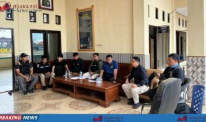 Biru dan Kuning Modern Proposal Seminar Presentasi_20260407_191644_0000